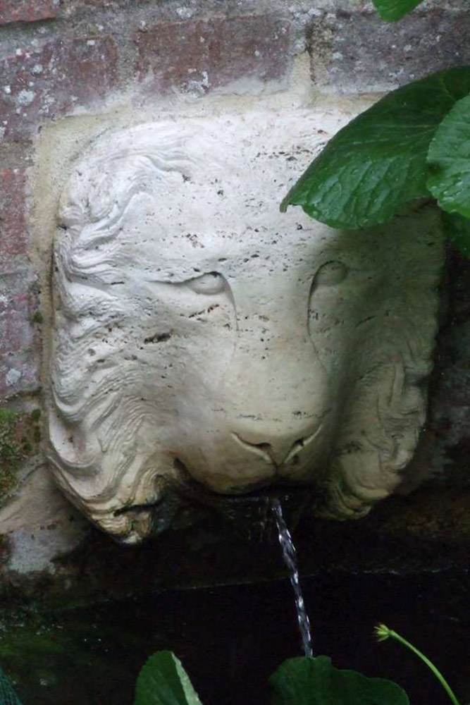 lions head fountain